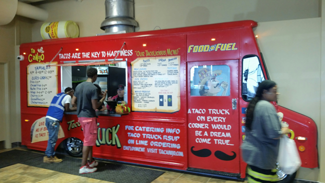 Food N Fuel Elwood-Customers@TacoTruckCloseupJI.jpg