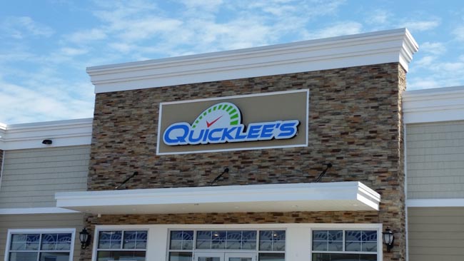 Quicklee'sTravelCenterCloseupofQuicklee'sSignJI.jpg