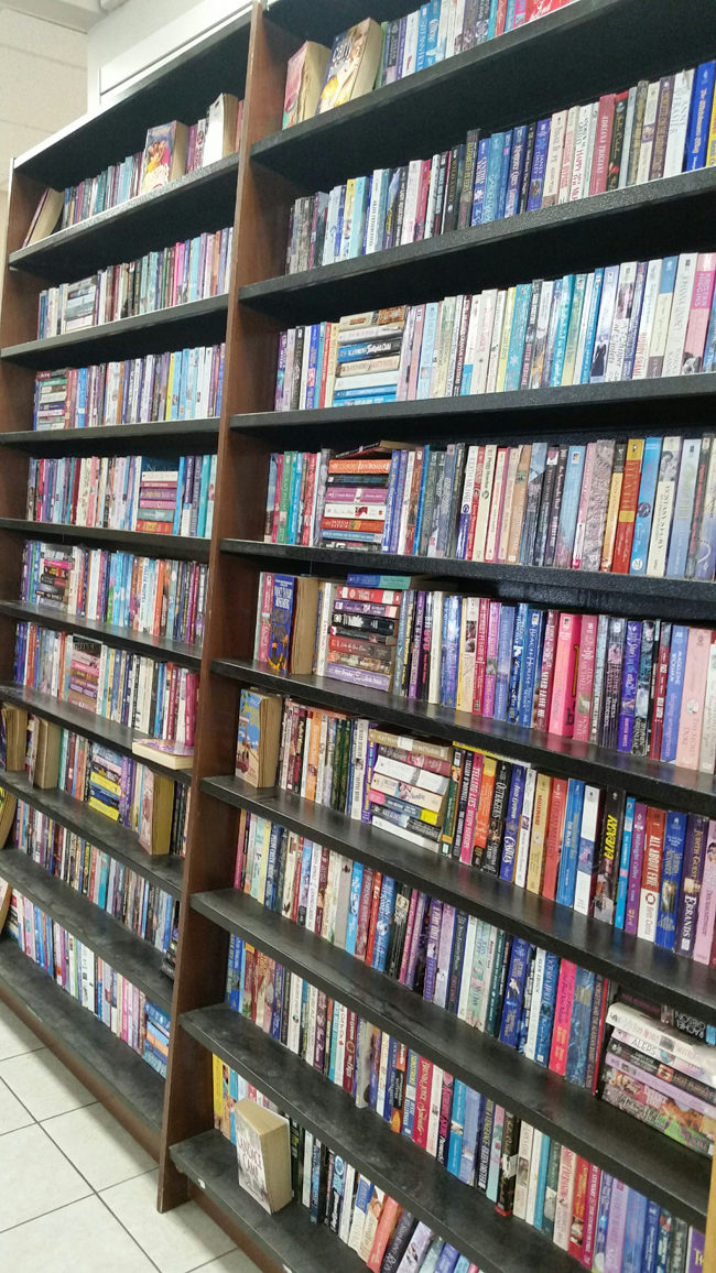 24-7 Maple Hill-BookshelfJI.jpg